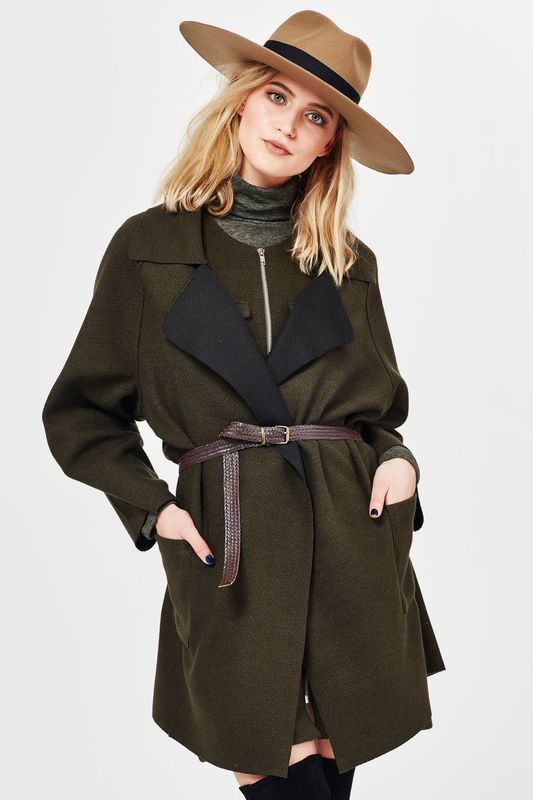 									WARM ME UP 'SKIVVY CITY' TOP
								, 			THE WINTERS TALE 'THE ZIPPER END' DRESS
								, 			THE WINTERS TALE 'REVERSE EFFECT' COAT
			