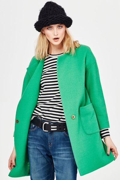 									WINTER WARMER 'WRAPPED UP' COAT
								, 			A STRIPEY HEART 'LACE BACK LIFESTYLE' TOP
								, 			TEENAGE JEAN 'FOREVER IN BLUE JEANS' PANT
			