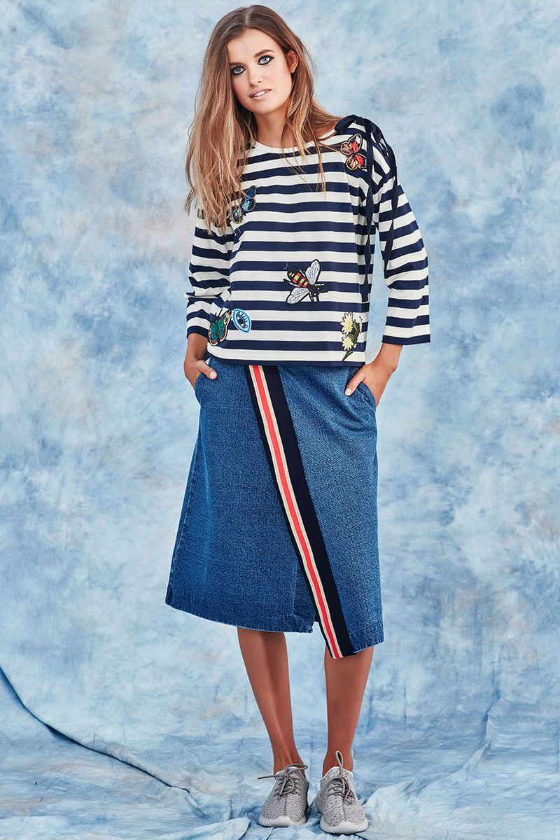 									BADGE OF HONOUR TOP
								, 			WRAPT HER SKIRT
			