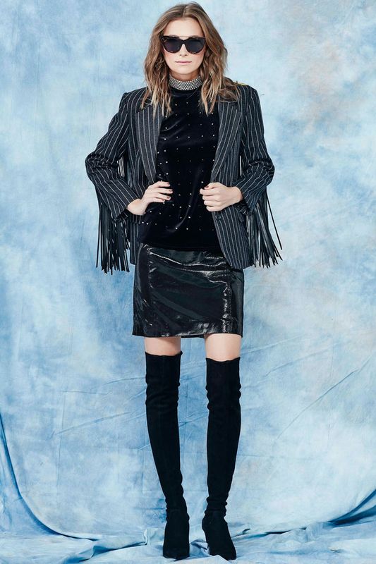 									EMPIRE STATE OF MIND JACKET
								, 			SPIKE TEE TOP
								, 			SKIRT HIKE SKIRT
								, 			CROSS THE LINE SUNGLASSES
			