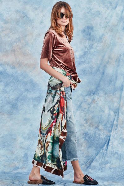 									SPIKE TEE TOP
								, 			RHYTHM AND WINES KIMONO
								, 			FREE AS A BIRD JEANS
			