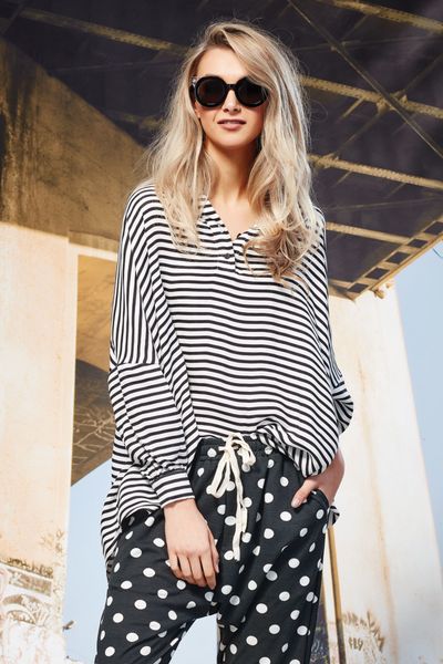 									LOVE ON TOP TOP
								, 			WEAR AND CLEAR
								, 			C IS FOR CASUAL PANTS
			