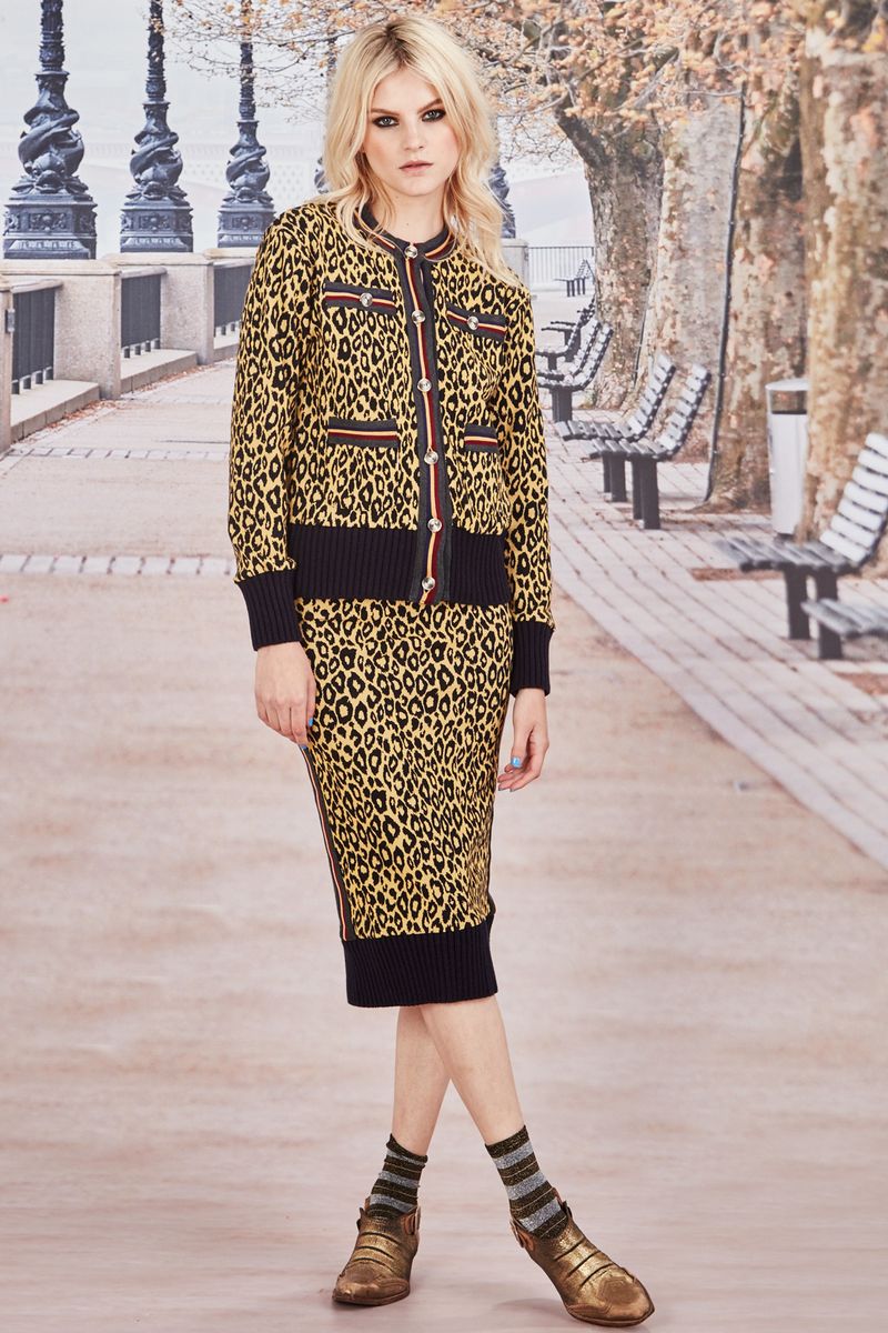 									CAT POWER CARDIGAN
								, 			RATA CAT CAT SKIRT
			