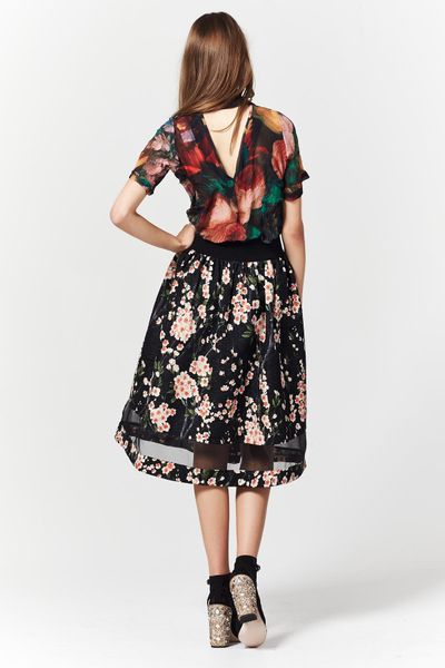 									SHADOWTIME 'FRIENDS IN HIGH PLACES' TOP
								, 			CHERRY BLOSSOM 'NENAH CHERRY' SKIRT
			