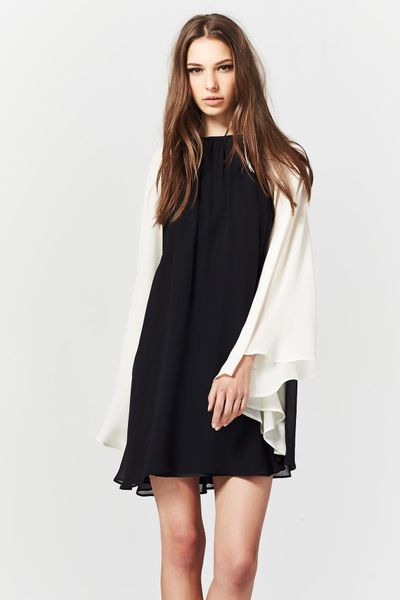 									GYPSY MOTH 'HONOUR AMONG SLEEVES' DRESS
			