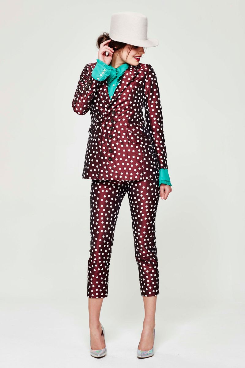 									MALBEC 'DE-TUX DIET' JACKET
								, 			PINKY RING 'SERIAL FRILLER' SHIRT
								, 			MALBEC 'THE THIRTY WINE STEPS' PANT
			