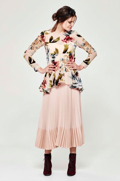 									RAMBLING ROSE 'IN MY DARKEST FLOWER' TOP
			