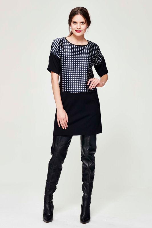 									SPELL CHECK 'SQUARE'S WALLY?' DRESS
			