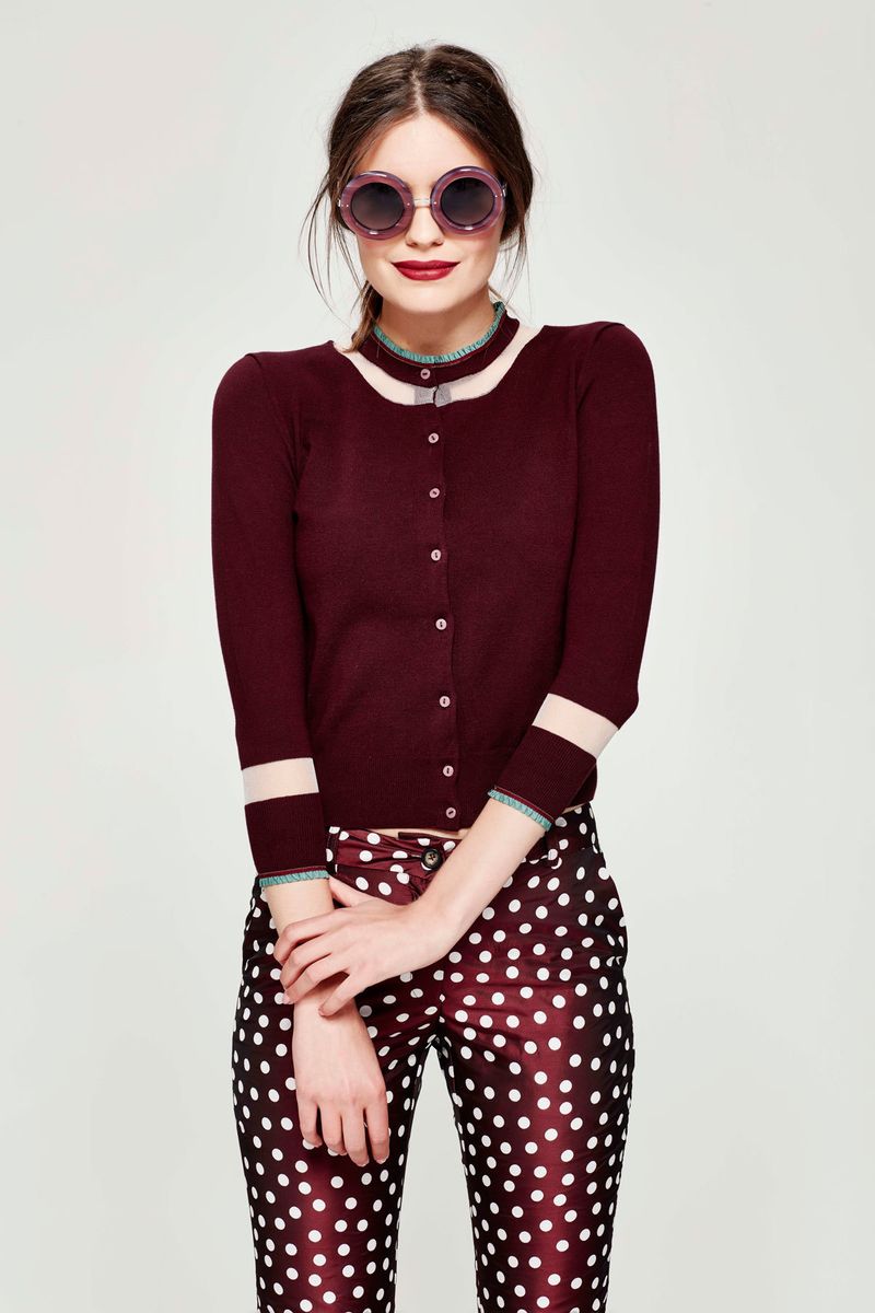 									WINTER'S PERFUME 'FLOWER-GLASS FIGURE' TOP
								, 			MALBEC 'THE THIRTY WINE STEPS' PANT
								, 			PHAT GIRL SLIM SUNGLASSES
			