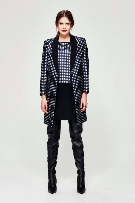 									SPELL CHECK 'LONGLINE NO SEE' COAT
								, 			SPELL CHECK 'SQUARE'S WALLY?' DRESS
			