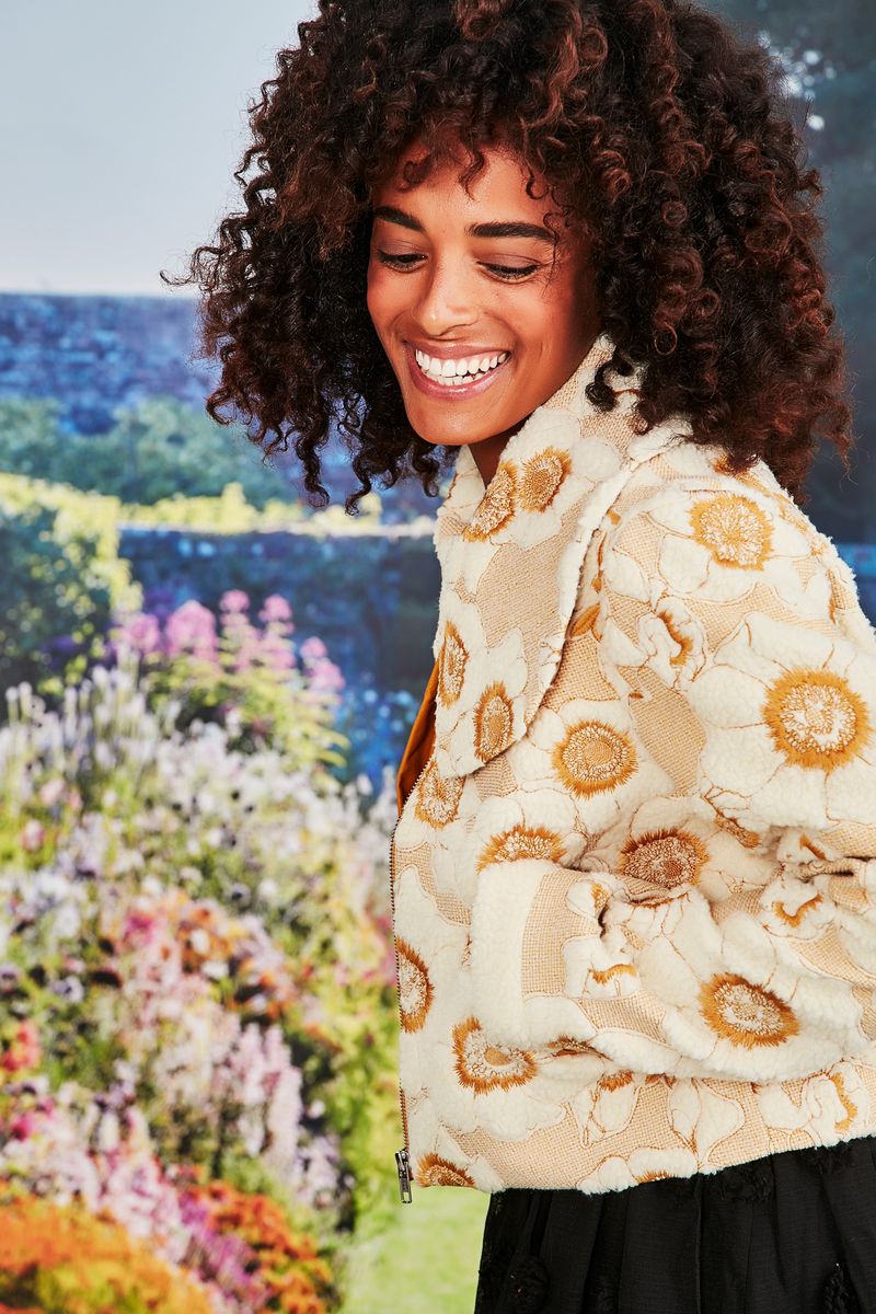 									CROP AND STARE JACKET
			