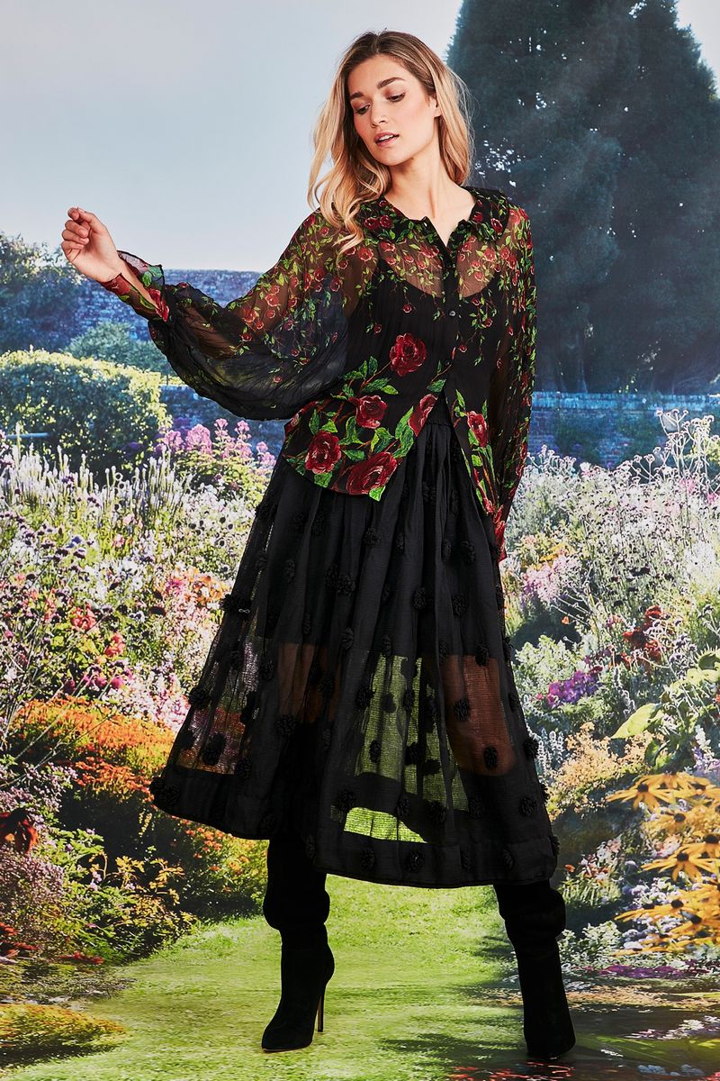 									POWER OF LOVE TOP
								, 			SPINNING AROUND SKIRT
			