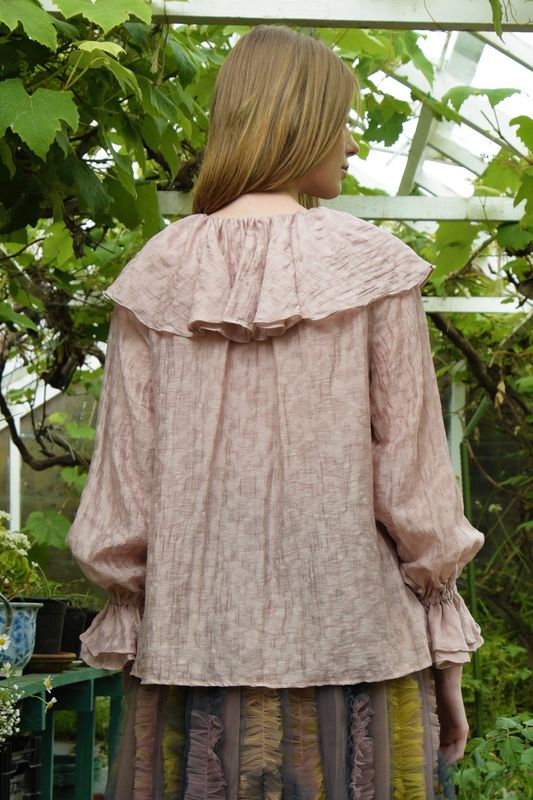 									I'M FRILL HERE BLOUSE
			