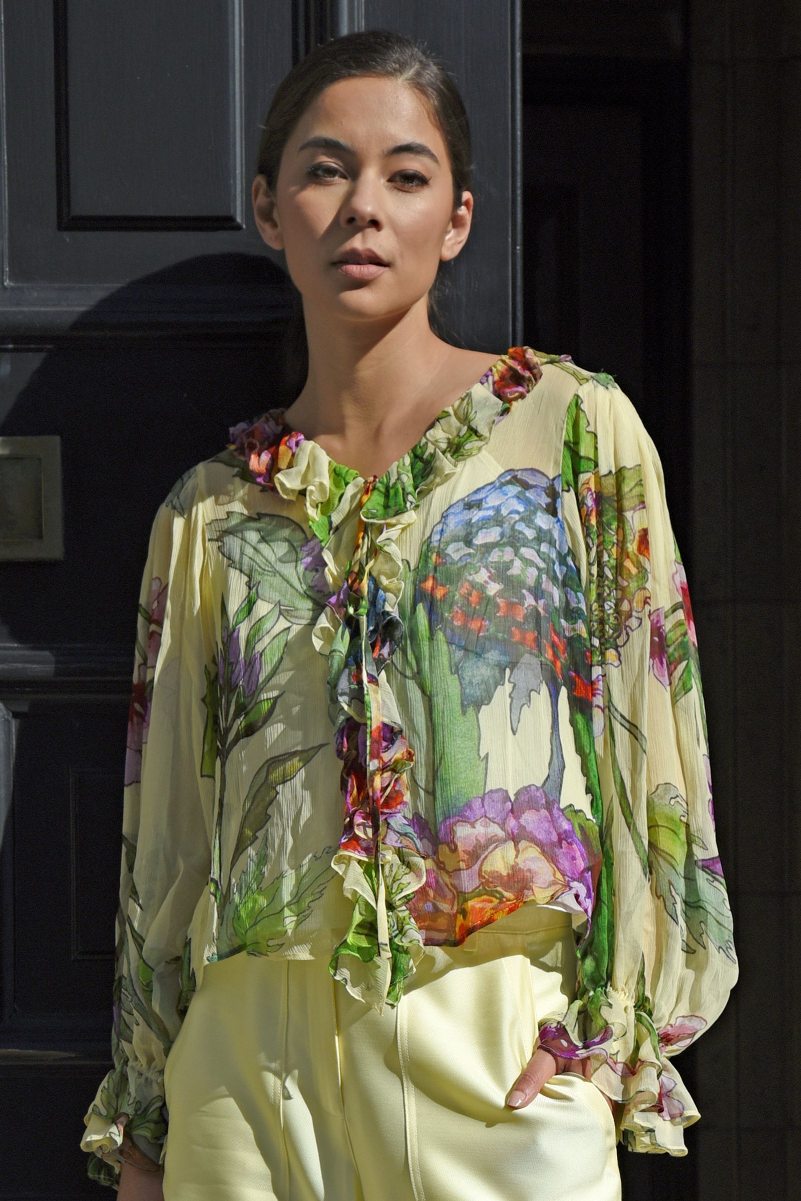 									RUFFLE MY LOVE BLOUSE
			