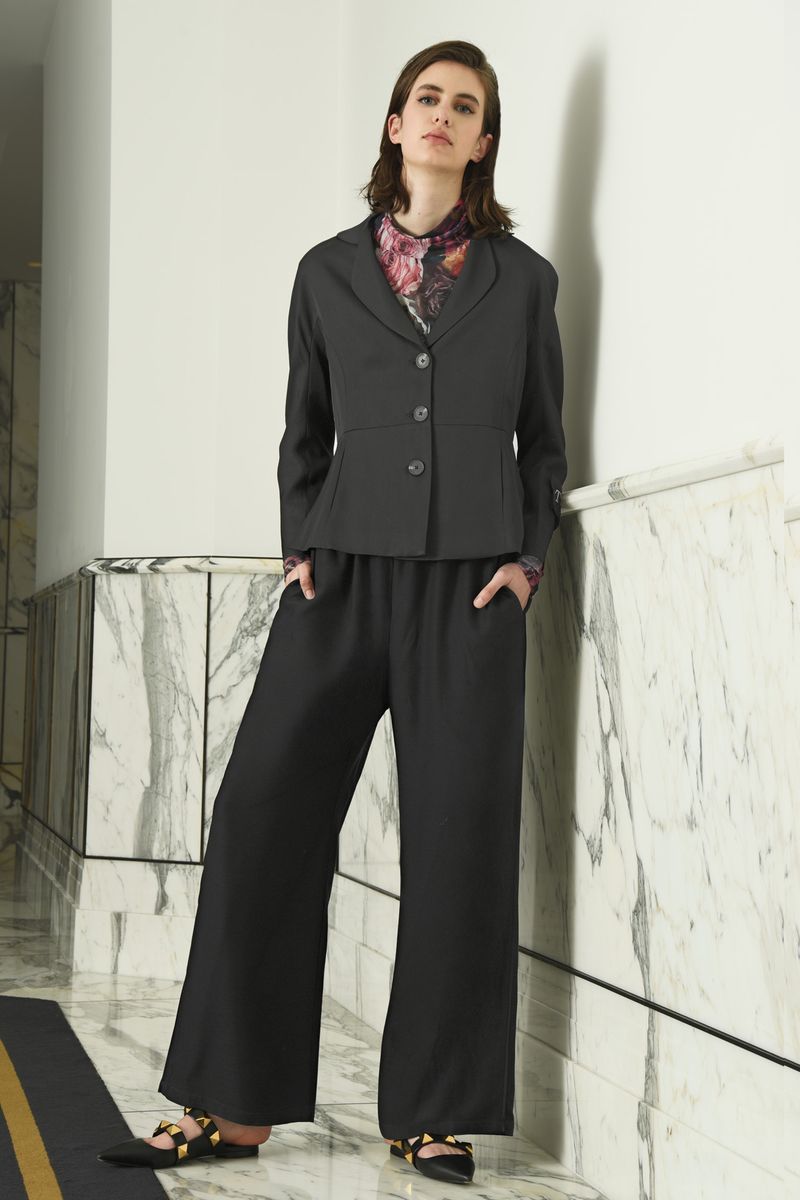 									WALK RIGHT UP TROUSER
								, 			FIT RIGHT IN JACKET
			