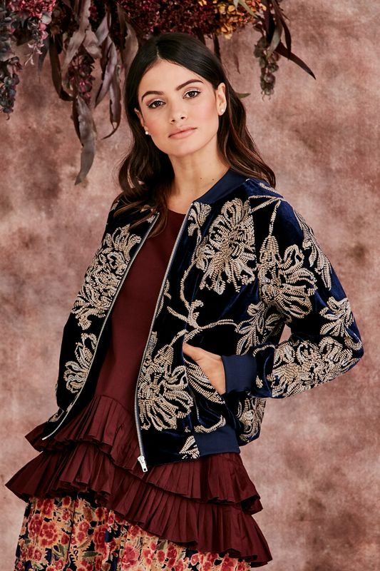 									SMOOTH TALKER JACKET
								, 			NEVER MISS A PLEAT TOP
								, 			DARLING TIER SKIRT
			