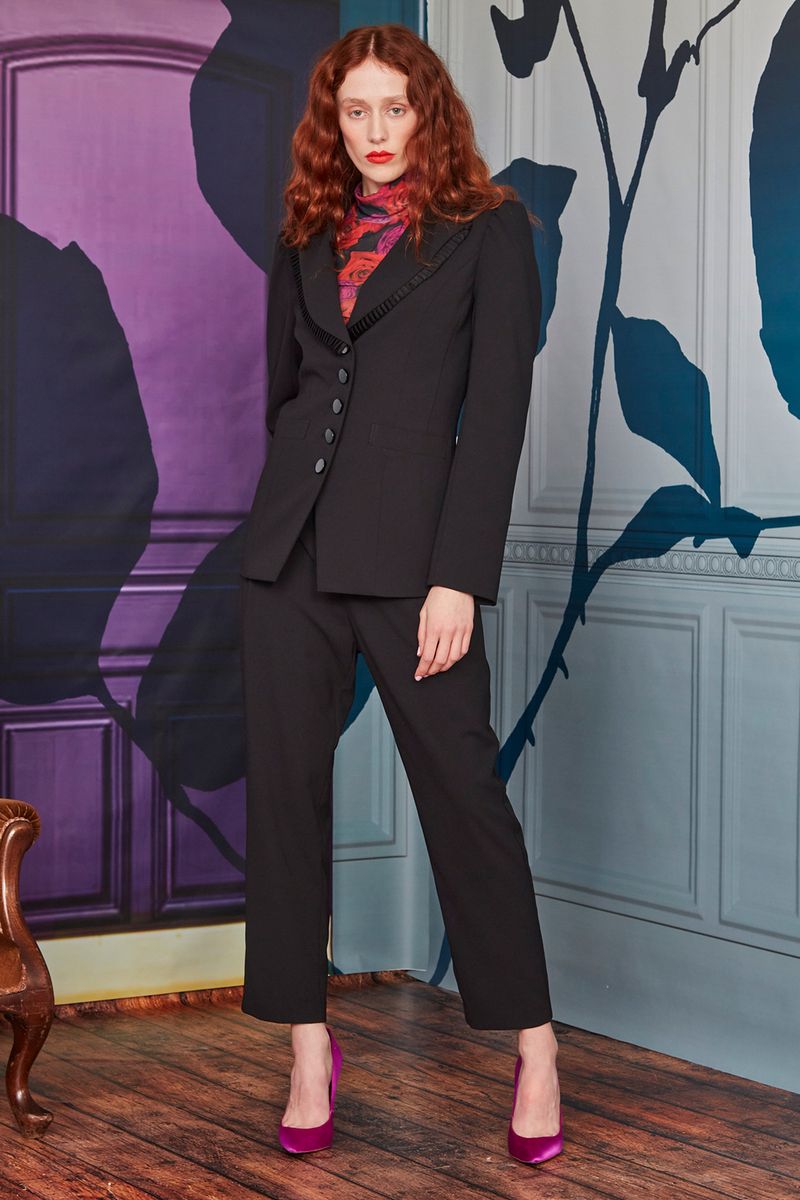 									STRIDE OF PLACE TROUSER
								, 			CINCH YOU'VE BEEN GONE JACKET
								, 			NECK OF THE WOODS TOP
			