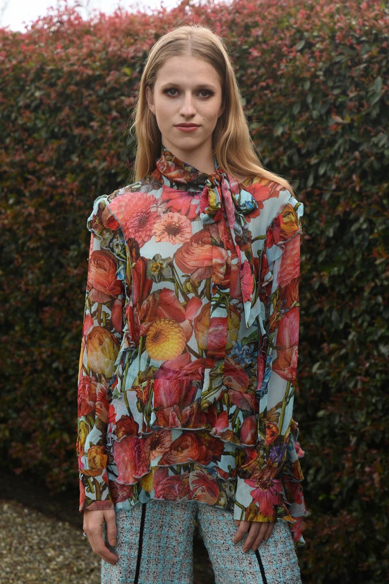 									STAR OF THE BOW BLOUSE
			