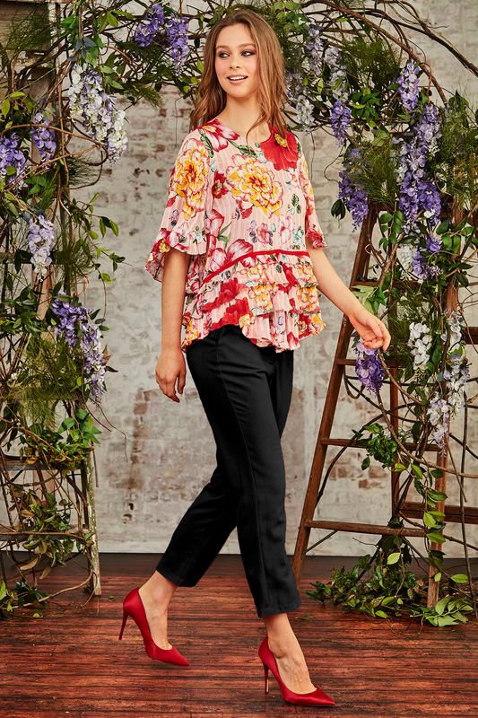 									RUFFLE 'N' READY TOP
								, 			STRUT ABOUT TOWN TROUSERS
			