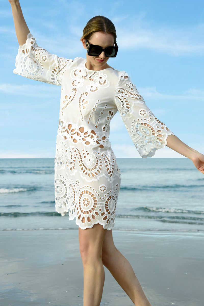 									CAN'T FEEL THE LACE DRESS
			