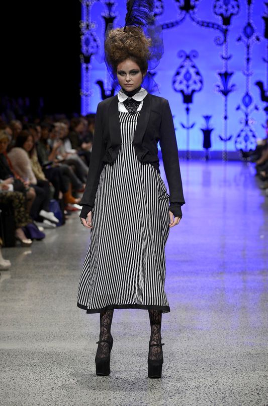 									ELLINGTON 'LIKE CLOCKWORK' JACKET
								, 			PEMBROKE 'PEARLY WHITES' SHIRT
								, 			HAMPSHIRE 'BOARDWALK EMPIRE' DRESS
			