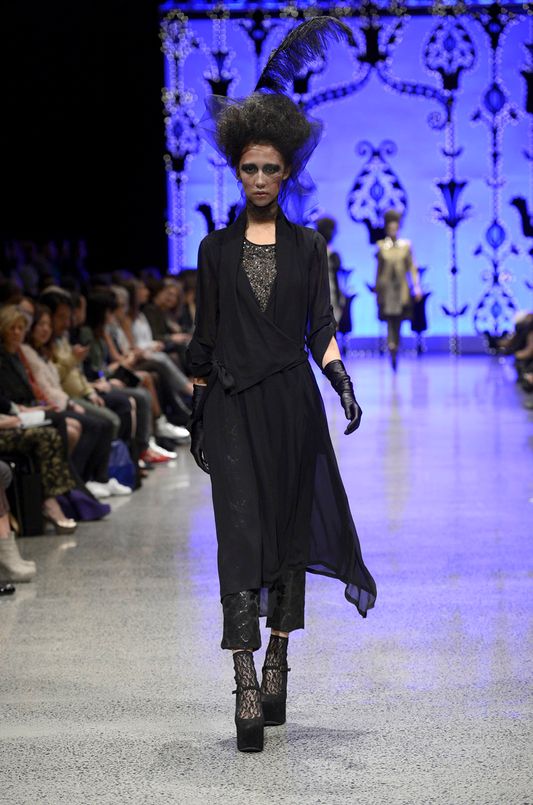 									ELLINGTON 'BLACK TIED PEAS' COAT
								, 			GLITTERBUG 'BRIGHT EYES' TOP
								, 			METROPOLIS 'ROCK AND STROLL' PANT
			