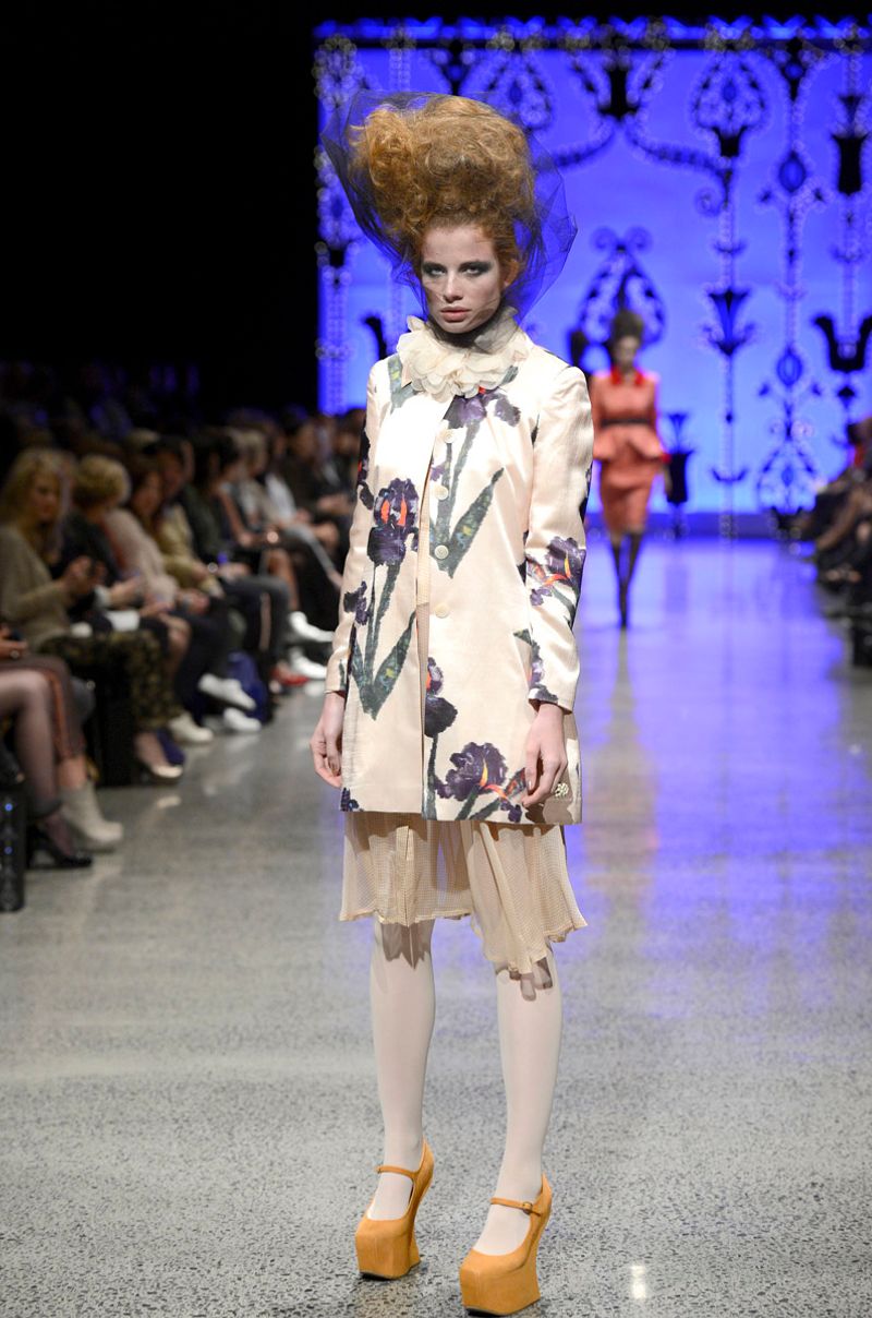 									IRIS 'IRIS APFEL' COAT
								, 			VIRGINIA 'FRILL STEAM AHEAD' TOP
								, 			WALLIS 'SWOON-DUST' DRESS
			