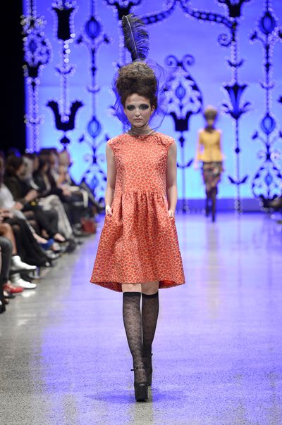 									POPPY FLOWER 'STYLE NOTES' DRESS
			