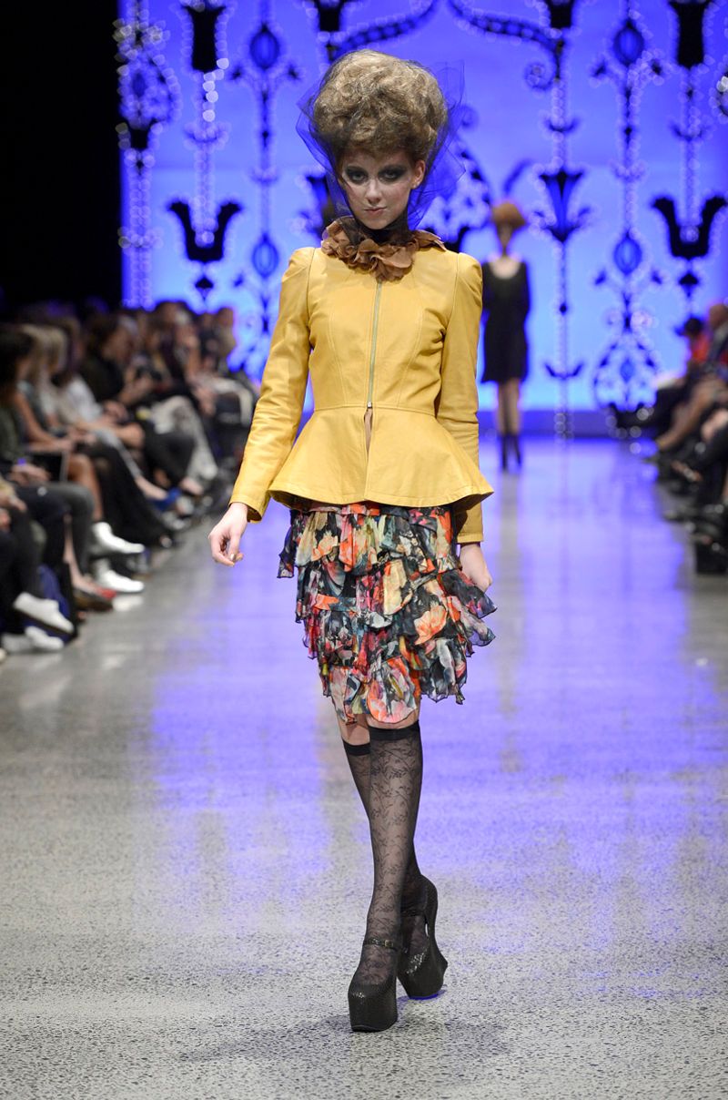 									ZEPPELIN 'WAIST CINCHER' JACKET
								, 			VIRGINIA 'FRILL STEAM AHEAD' TOP
								, 			WALLFLOWER 'FOREVER YOUNG' SKIRT
			