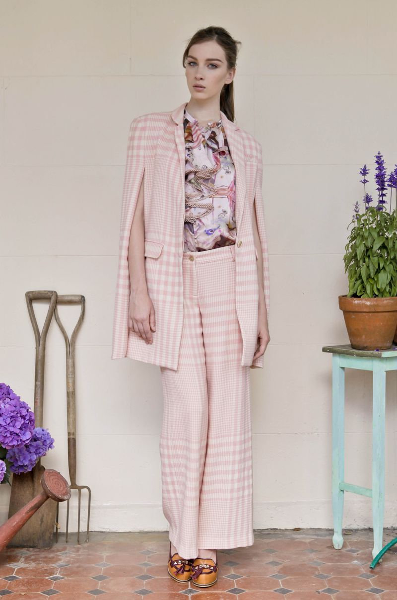 									Lamington 'In Living Colour' Cape
								, 			Animal Tea Party 'Party Animals' Blouse
								, 			Lamington 'Square Stance' Pant
			