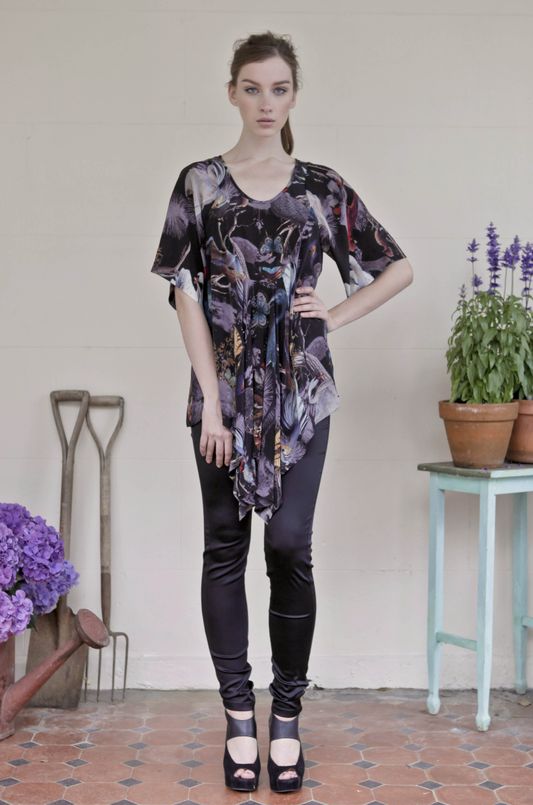 									Wacky Swan 'Birdy Call' Top
								, 			Aladdin 'Ventura Thighway' Pant
			