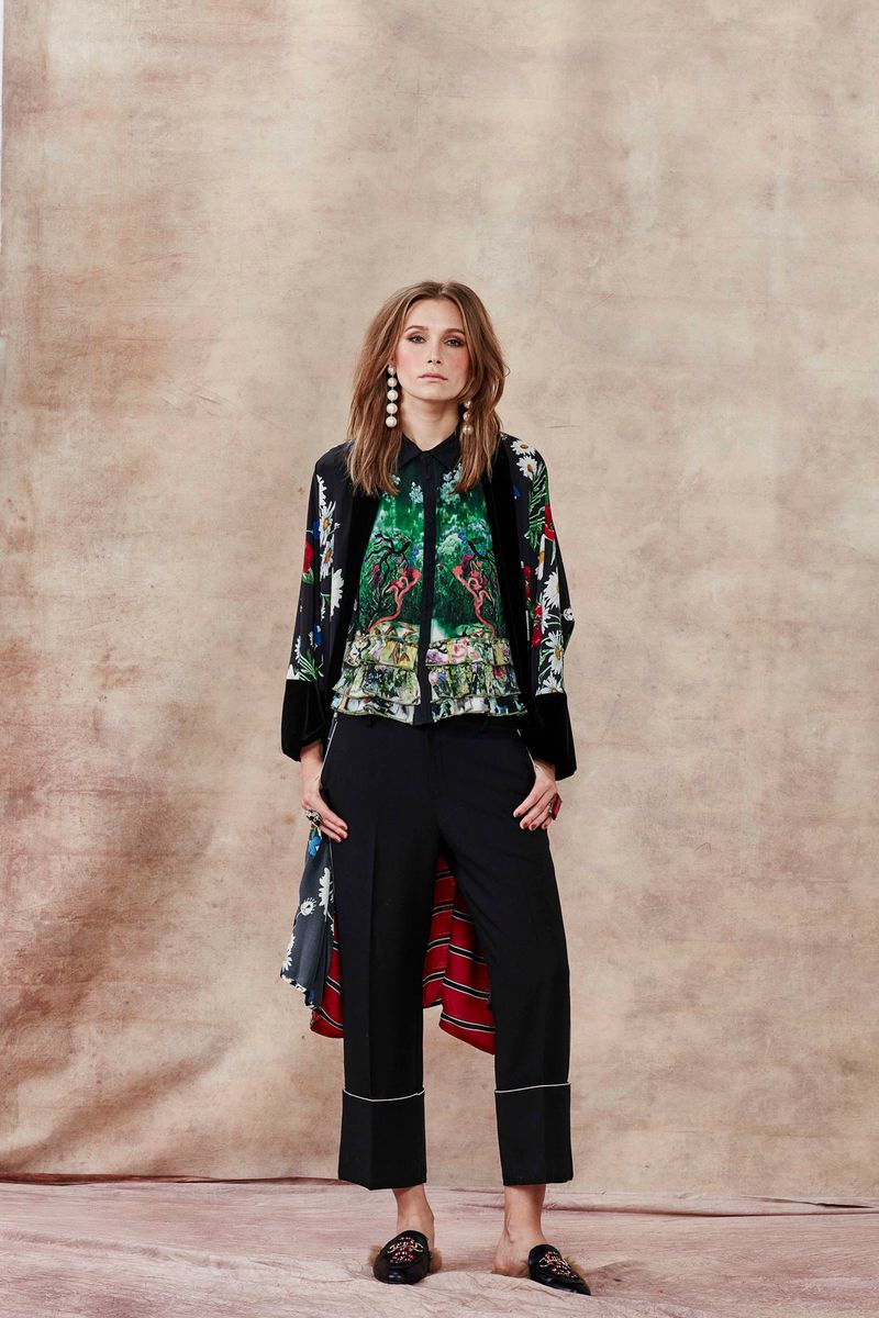 									FLORA-ADORA KIMONO
								, 			MILLION COLLAR BABY TOP
								, 			KING OF THE PIPE PANTS
			