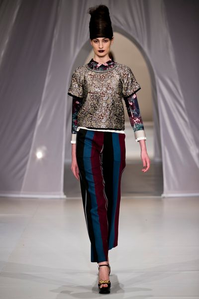 									Midnight Blossom 'Rose Bryne' top
								, 			Bardot 'Vincent Fan Gogh' top
								, 			Earn Your Stripes 'Black Walk Down' pant
			