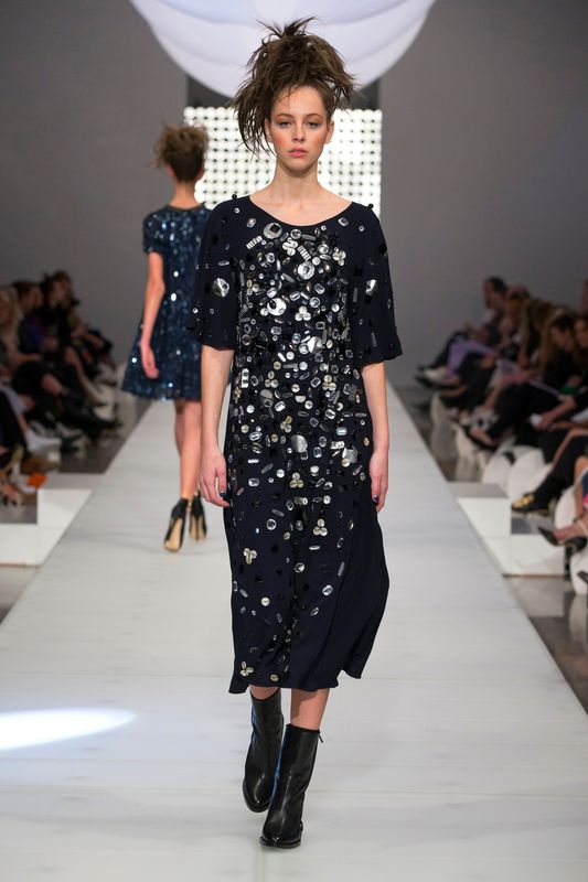 									VERONA 'LEAF GLITTER' DRESS
			