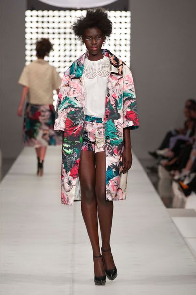 									SWEET ROMANCE 'DIET COAT' COAT
								, 			LOVE STORY 'I HEART YOU' BLOUSE
								, 			SHORTS - SHOWPIECE
			