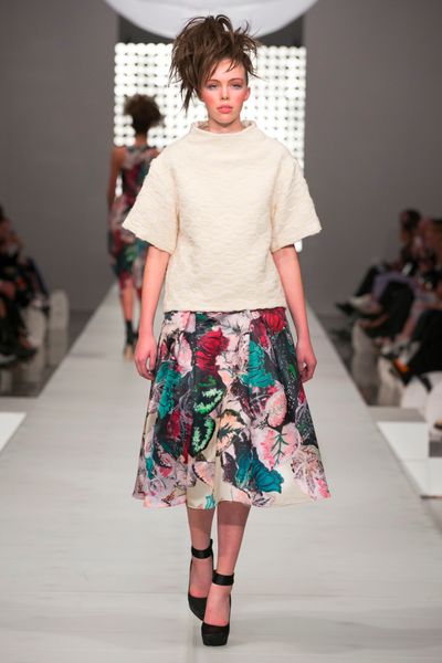 									TOP - SHOWPIECE
								, 			SWEET ROMANCE 'SWISH OUT OF WATER' SKIRT
			