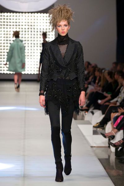 									BLACK MAGIC 'TWIST OF FATE' JACKET
								, 			DREAMCATCHER 'NET BEHIND THE EARS' TOP
								, 			SNAKECHARMER 'TROUSER SNAKE' PANTS
			