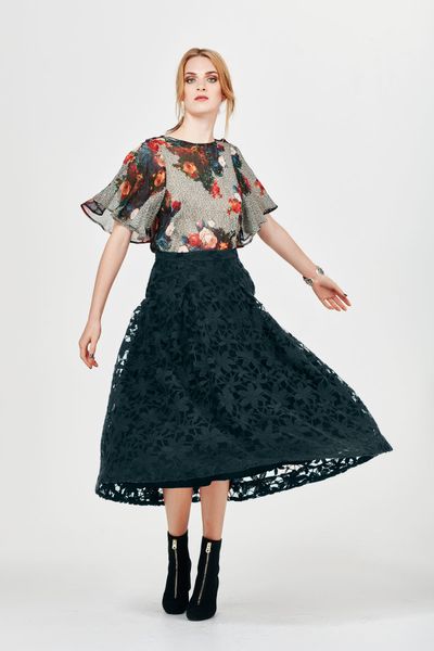 									FINE ART 'ARTS CONTENT' TOP
								, 			FROSTED FLAKES 'SKIRT LIFTER' SKIRT
			