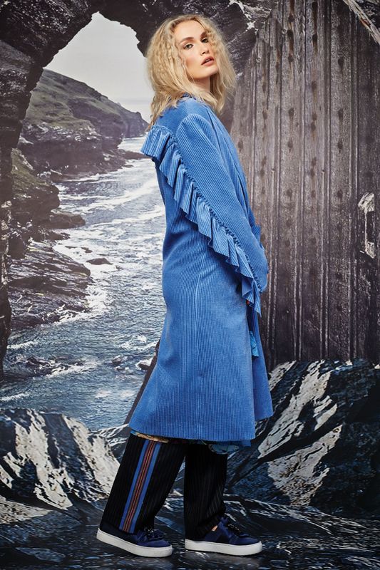 									GET RYD-OF-THYM BLUE JEANS
								, 			LONG GONE PANT
			