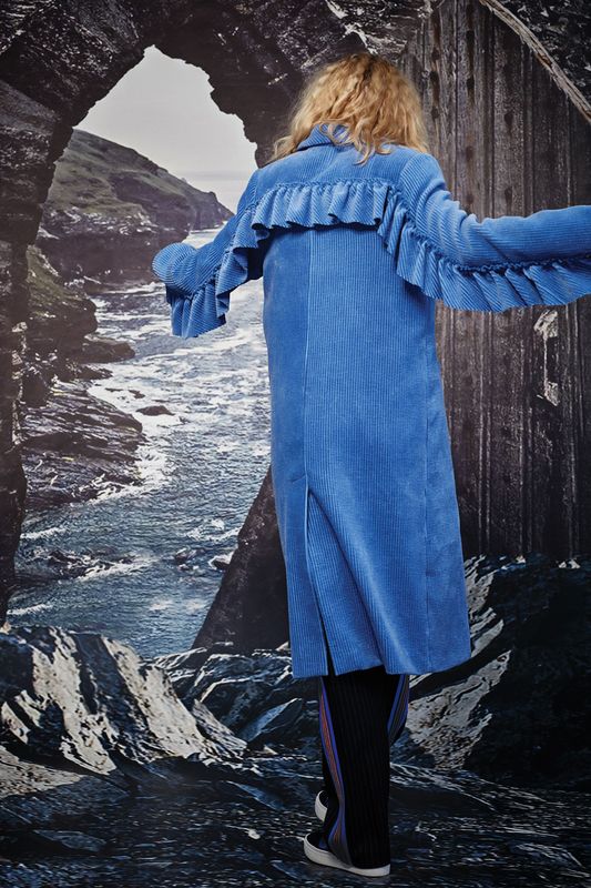 									GET RYD-OF-THYM BLUE JEANS
								, 			LONG GONE PANT
			