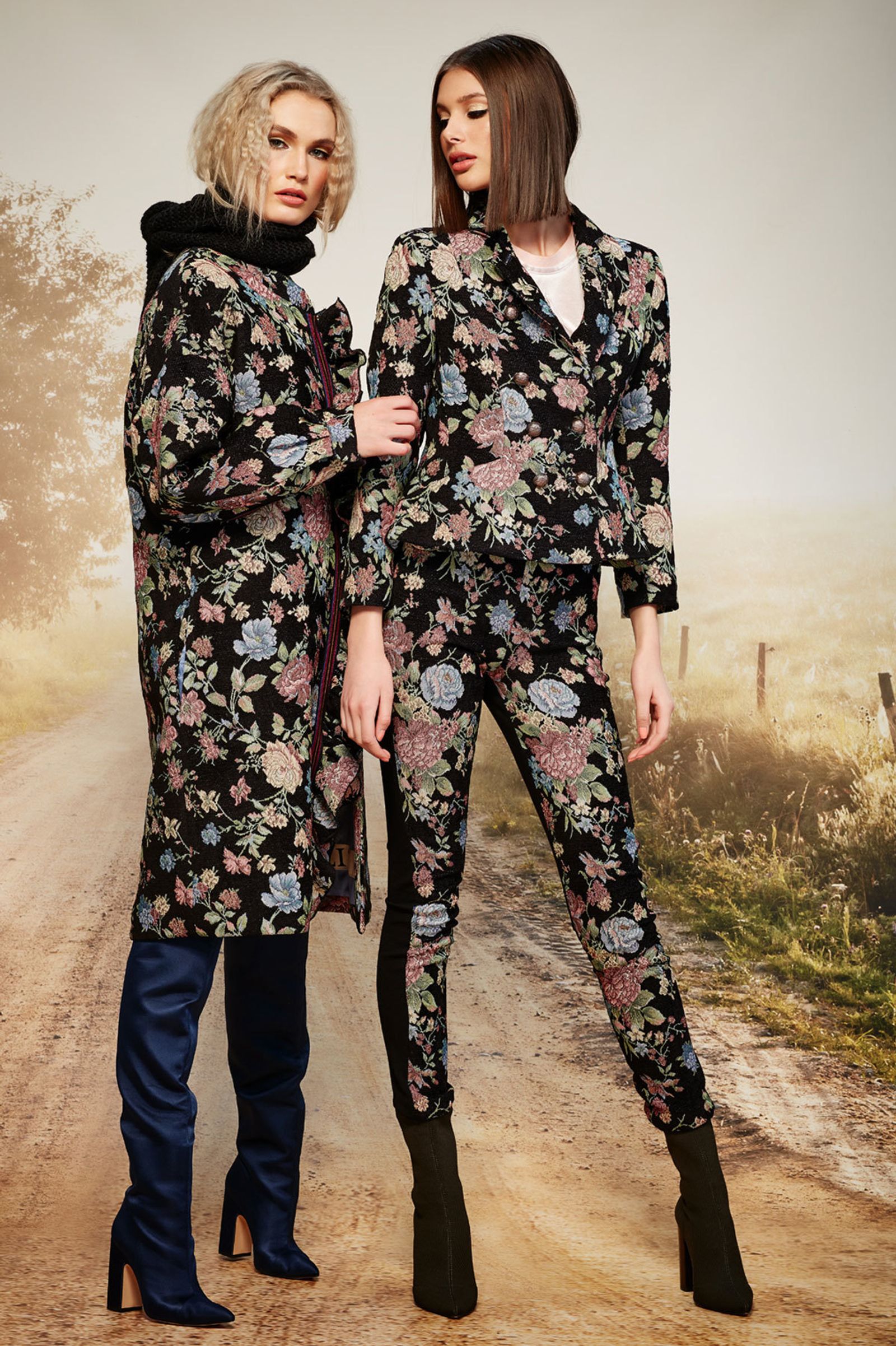 									CRAZY, STUPID RUFF COAT
								, 			TAPAS-TREE JACKET
								, 			LEGACY LEGS PANT
			