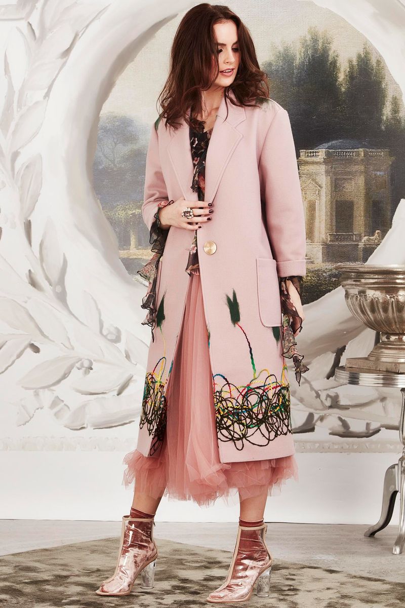 									SOMEONE LIKE BLUE BLOUSE
								, 			YOURS TULLEY SKIRT
								, 			JUST COAT IT COAT
			