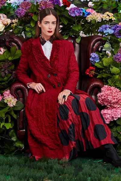 									COLLAR FRILL LIFE COAT
			