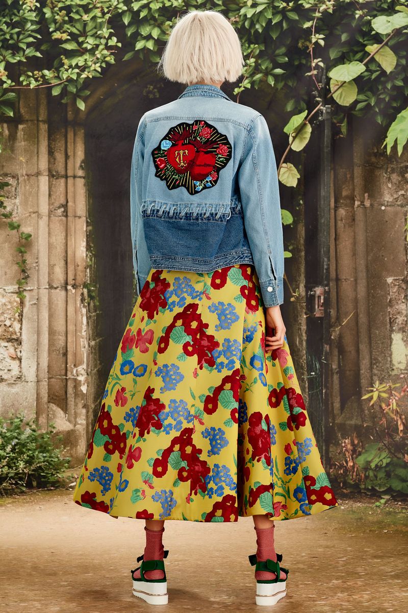 									TO TIE FOR JACKET
								, 			STOP STARING SKIRT
			