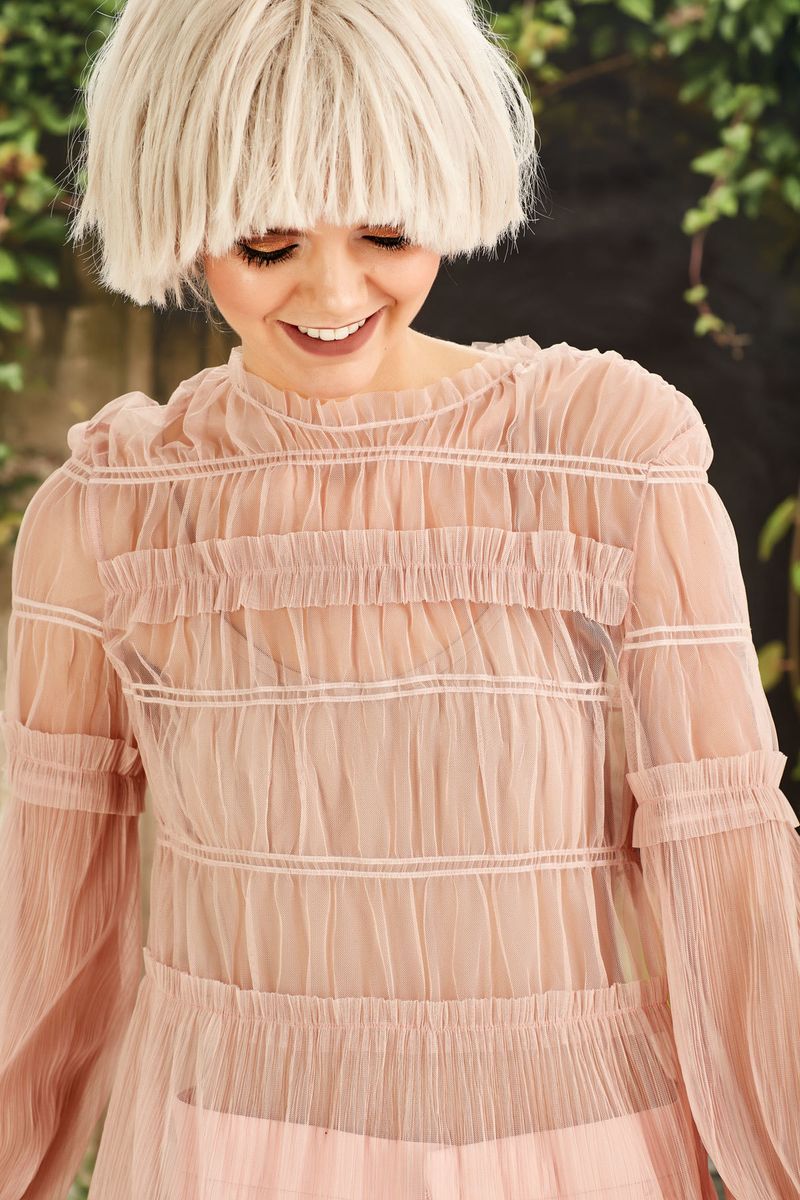 									DEVIL IN THE MESH TOP
			