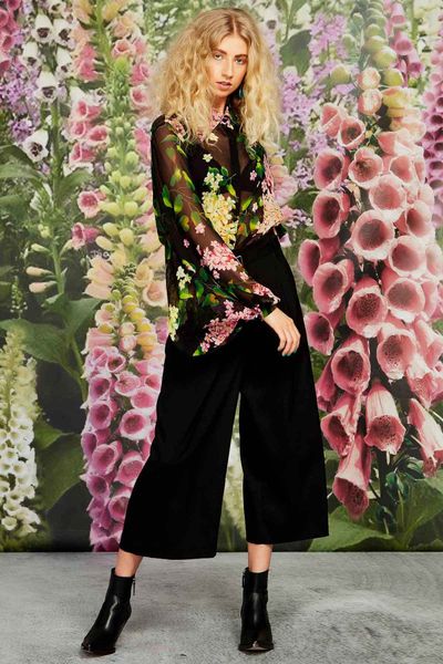 									TOO MUCH OF A GOOD WING SHIRT
								, 			SMOOTH SAILING PANT
			