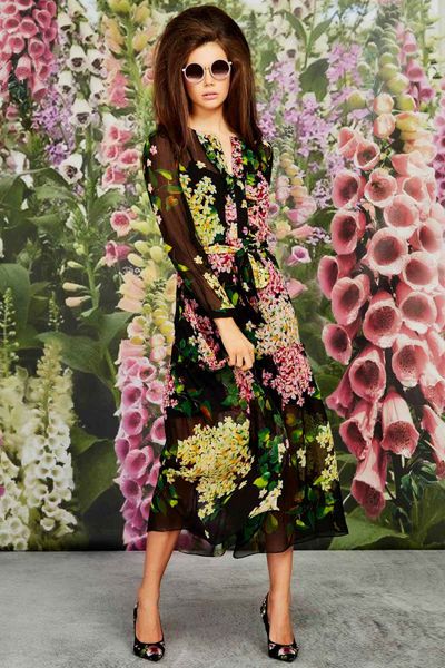 									PUSH MY BUTTONS MY DRESS
								, 			GOLD FASHIONED SUNGLASSES
			