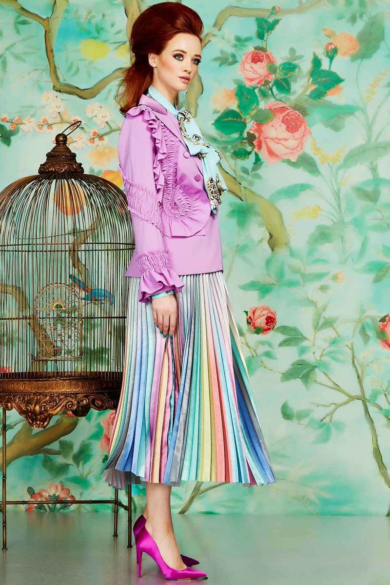 									POWER ON JACKET
								, 			HELLO KITTY BLOUSE
								, 			PLEATS PLEASE SKIRT
			