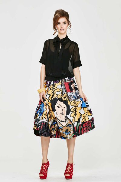 									'Frill And Grace' Top
								, 			'Wild At Art' Skirt
			