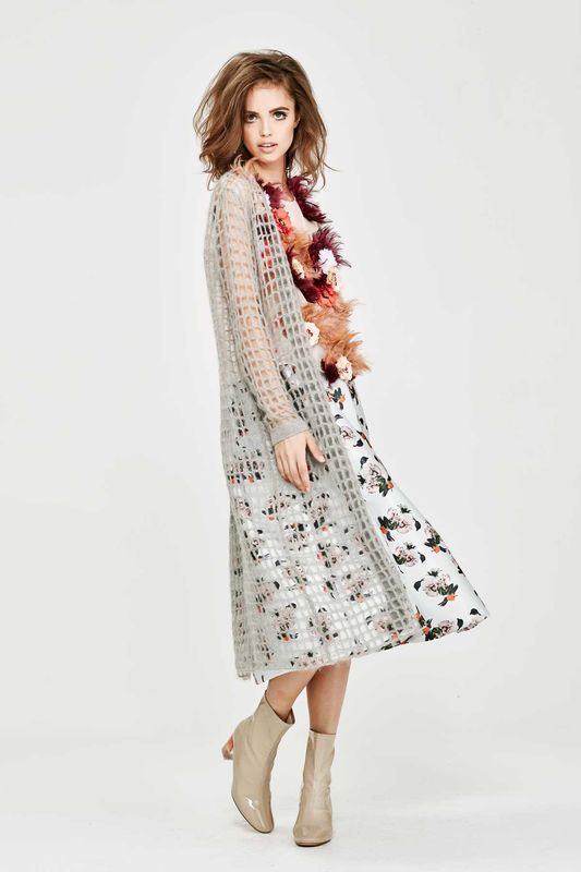 									'Tickle Liars' Top
								, 			'Heart Of Accounts' Skirt
								, 			'Mesh Universe' Top
			